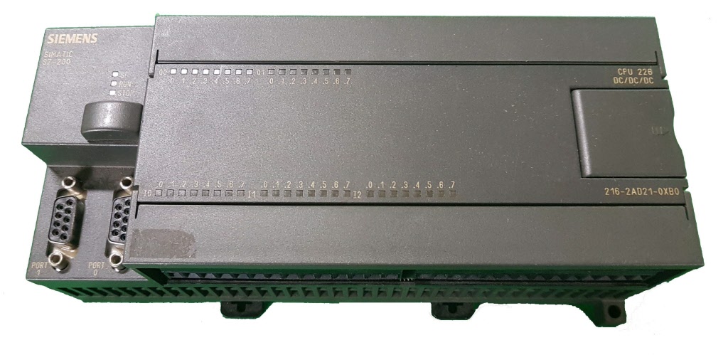 Siemens 6ES7 216-2AF22-0XB0 CPU 226XM, 24 DI/16 DO, 26KB Memory, S7-200 Series - Vue 8